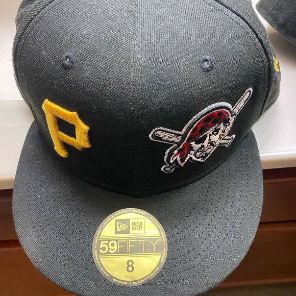 1.PITTSBURGH PIRATES 🏴☠️ 🧢 2.CINCINNATI🧢 3.ALL BLACK 🧢NEW ERA Sizes is 8️⃣ - Picture 3 of 15